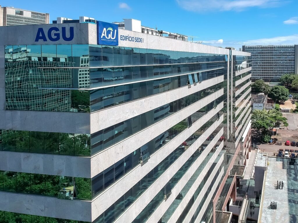 Fachada do edifício da Advocacia-Geral da União (AGU) em Brasília